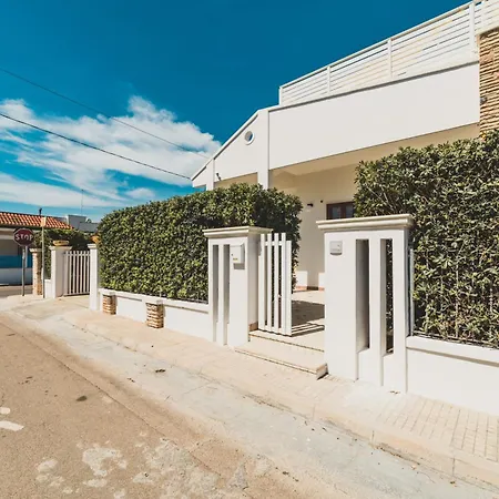 Дом отдыха Aqua Marea Марина-ди-Манкаверса