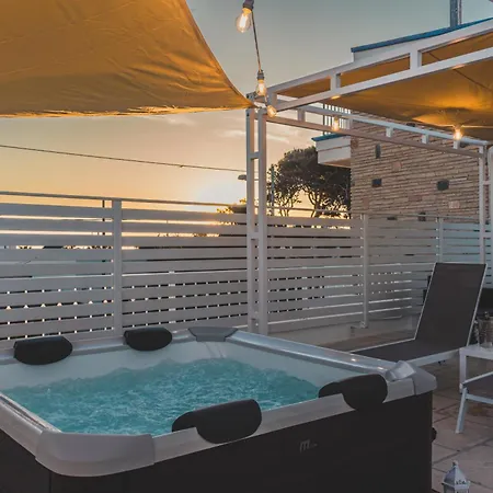 Aqua Marea Дом отдыха Марина-ди-Манкаверса